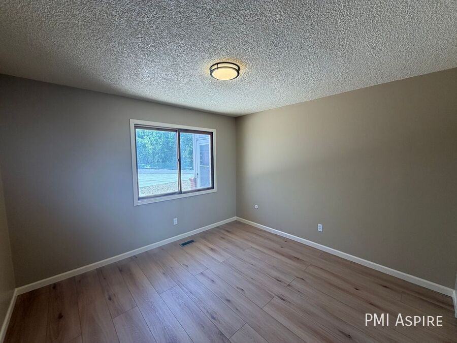 2330 Wedgewood Ave #6A - Photo 7 of 9