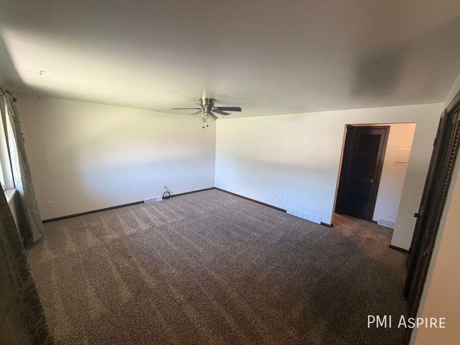421 Bimson Ave - Photo 4 of 10