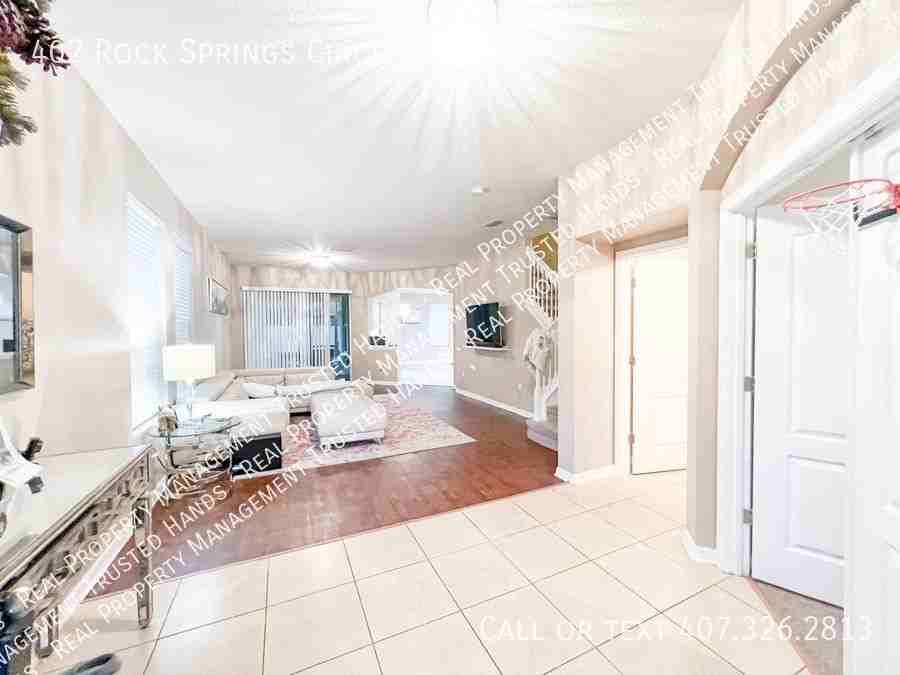 402 Rock Springs Cir - Photo 4 of 35