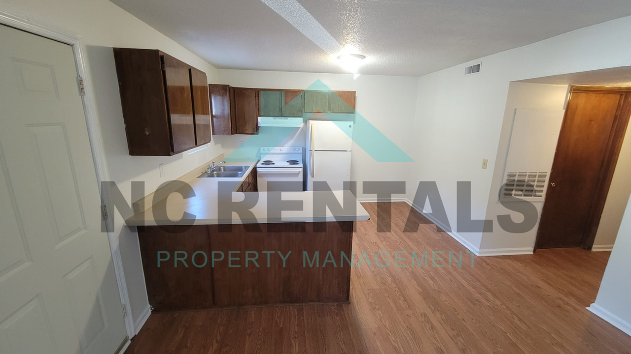 2559 Green Oaks Ct #A - Photo 5 of 23