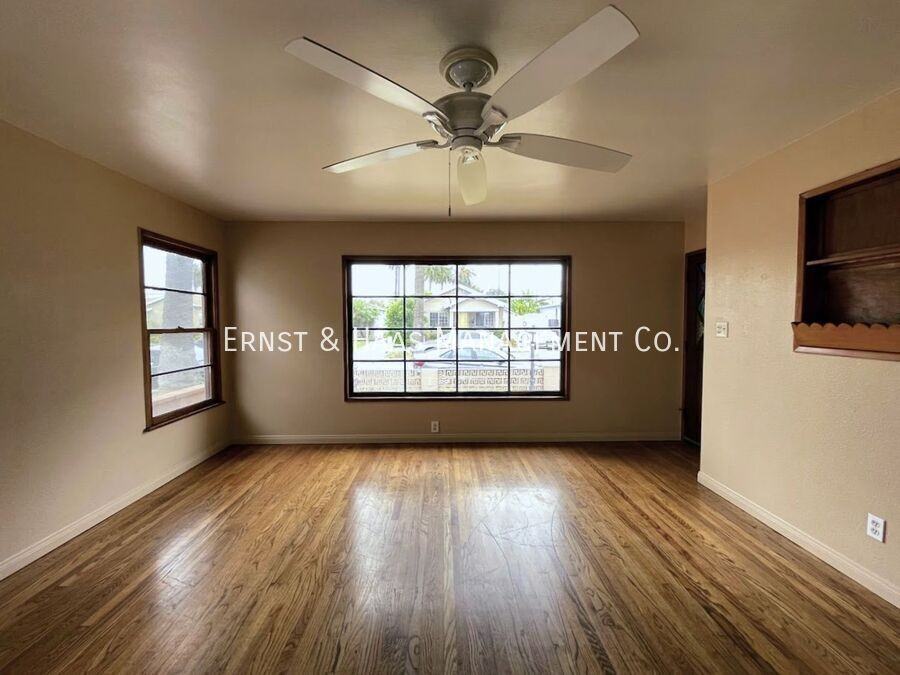 5821 John Ave - Photo 3 of 20
