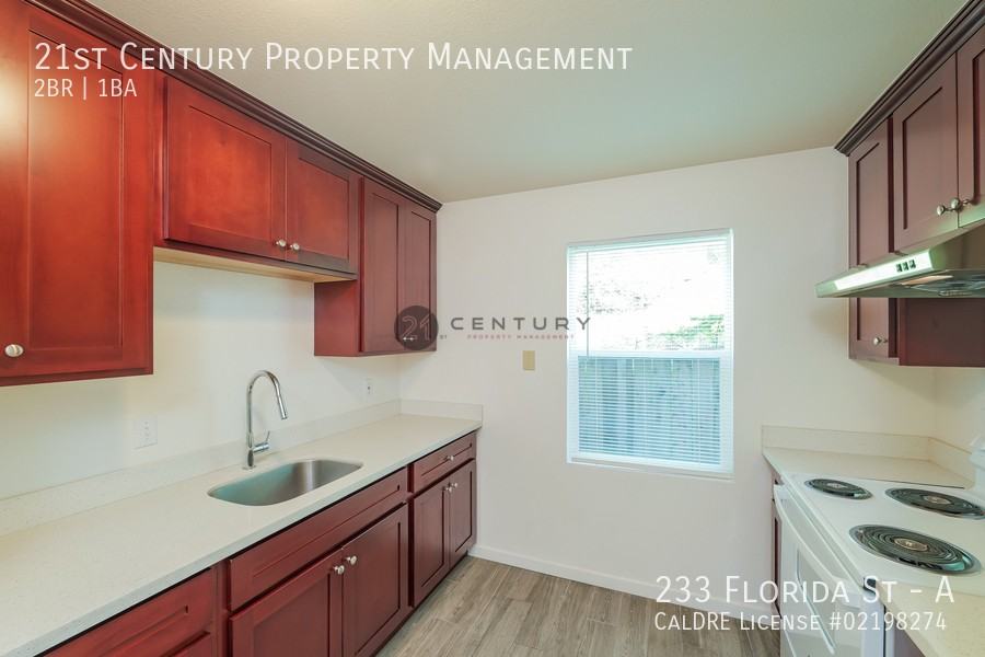 233 Florida St #A - Photo 4 of 15
