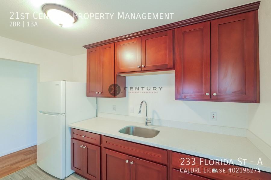 233 Florida St #A - Photo 5 of 15