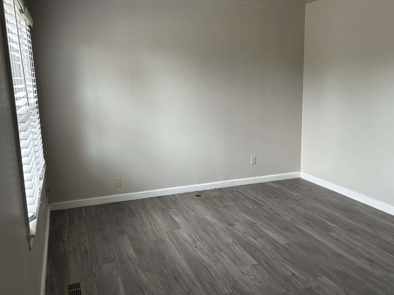3228 Nw 34th St #1 - Photo 3 of 13