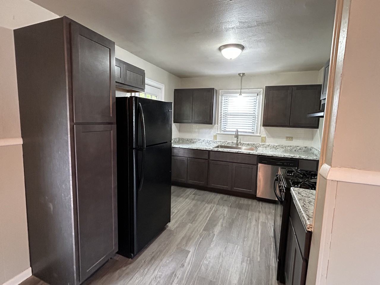 3228 Nw 34th St #1 - Photo 5 of 13