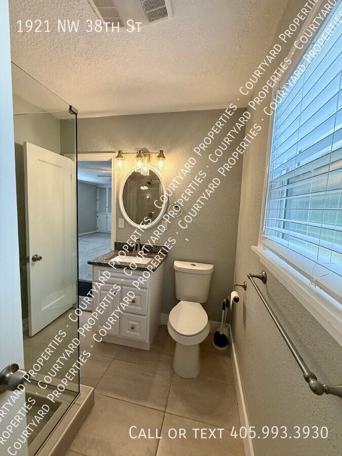 1921 Nw 38th St - Photo 3 of 27