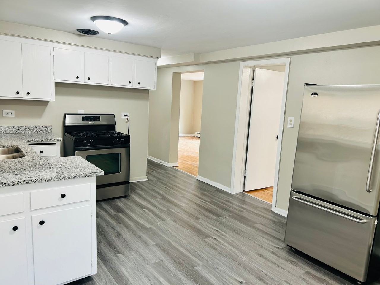 3146 Ridgeland Ave #1E - Photo 6 of 7