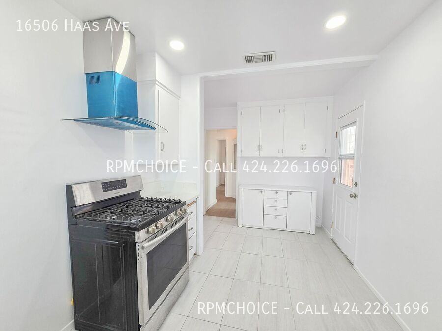 16506 Haas Ave - Photo 5 of 32