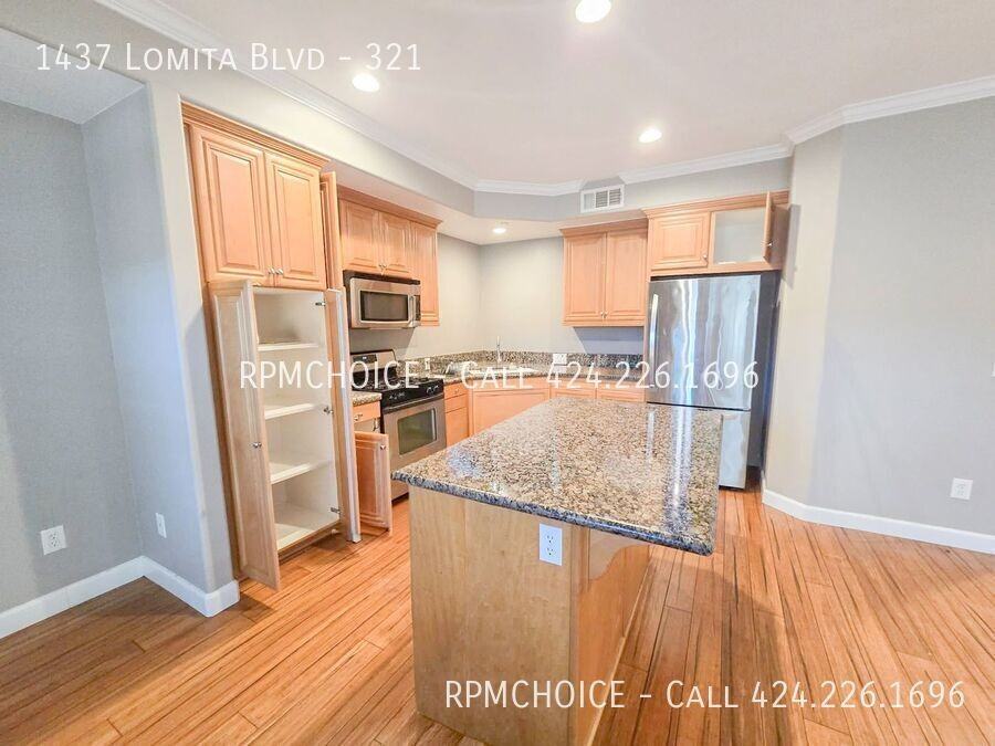 1437 Lomita Blvd #321 - Photo 2 of 23
