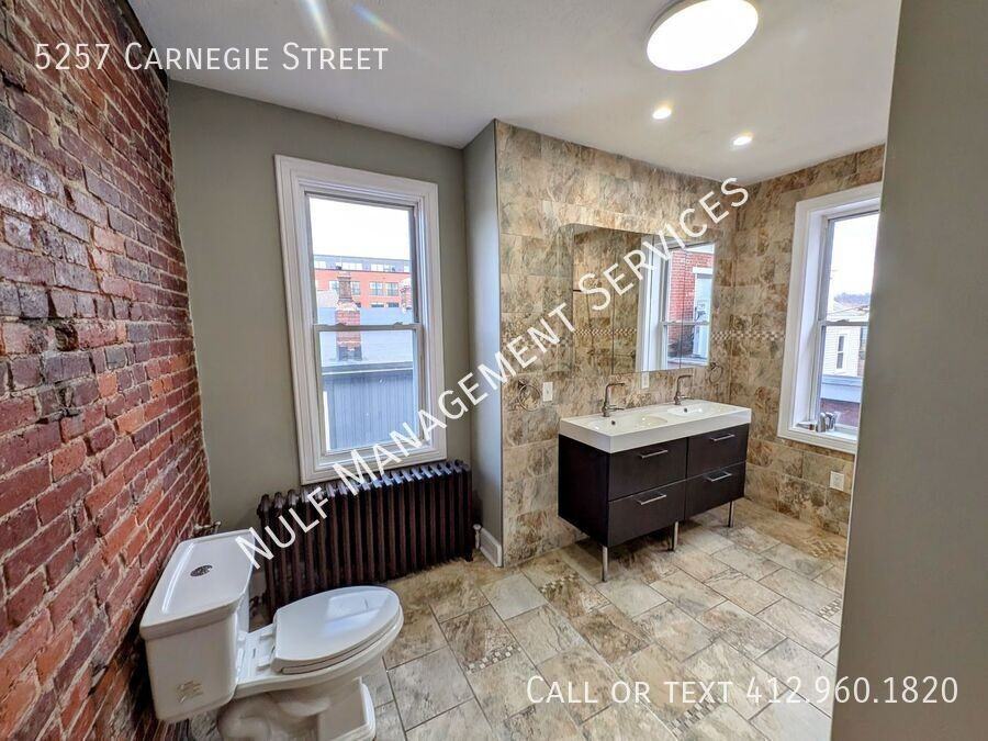 5257 Carnegie St - Photo 4 of 20