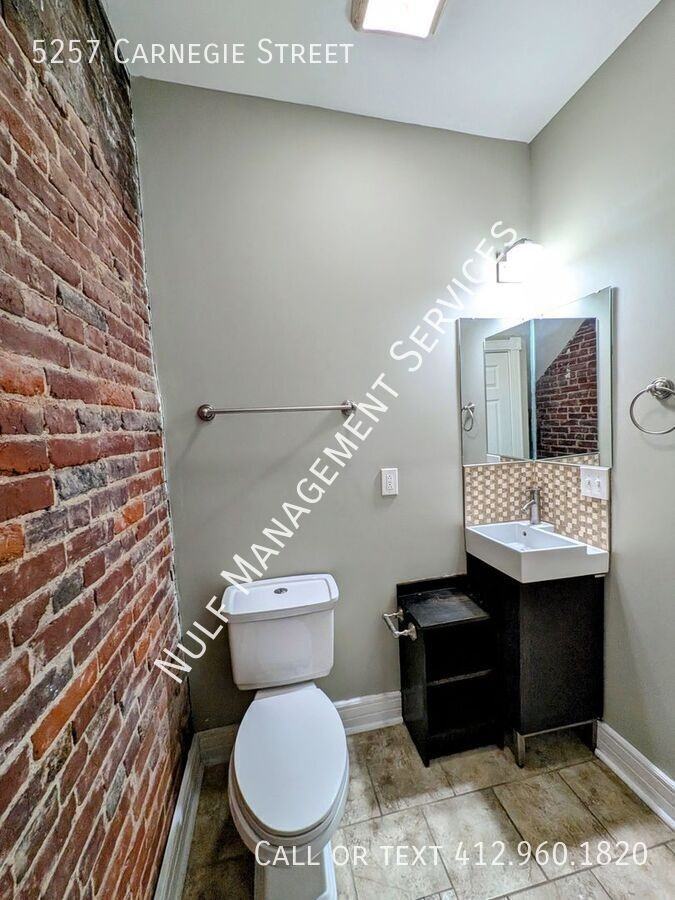 5257 Carnegie St - Photo 5 of 20