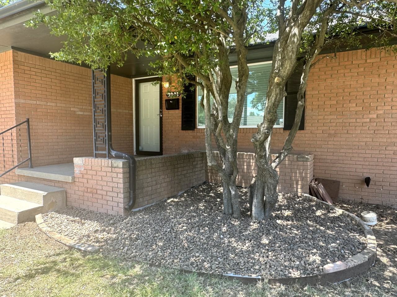 3901 Nw 56th St #1 - Photo 3 of 19