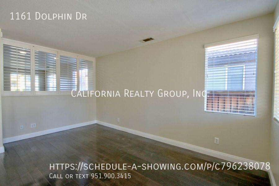1161 Dolphin Dr - Photo 6 of 26