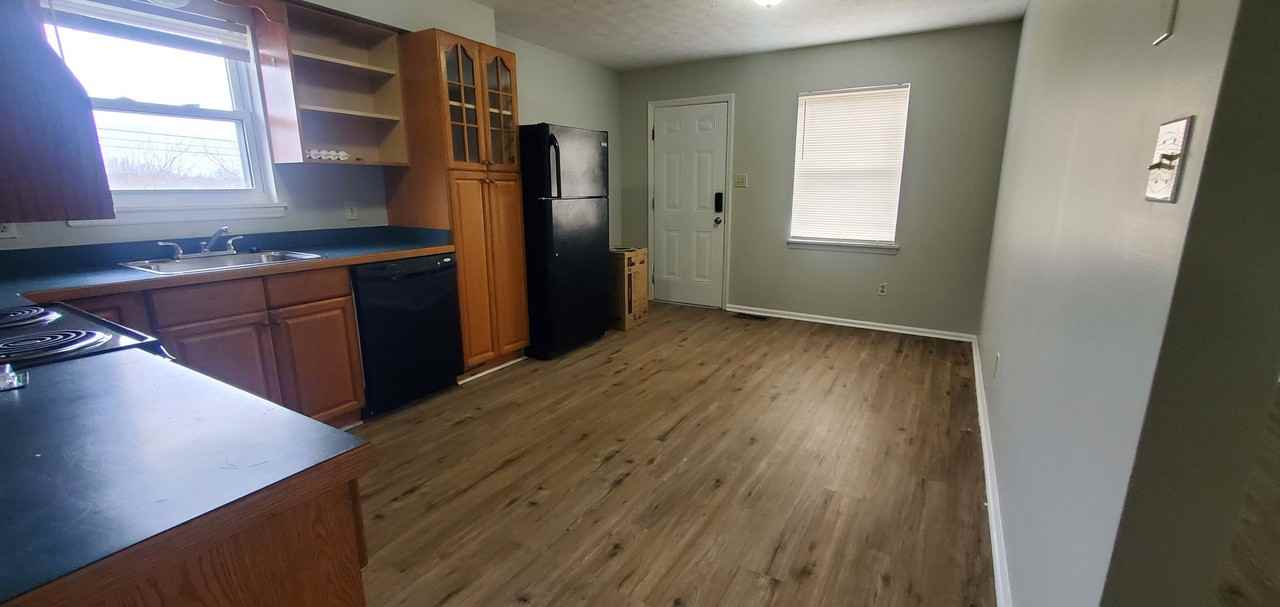 514 Foxwood Dr - Photo 2 of 16