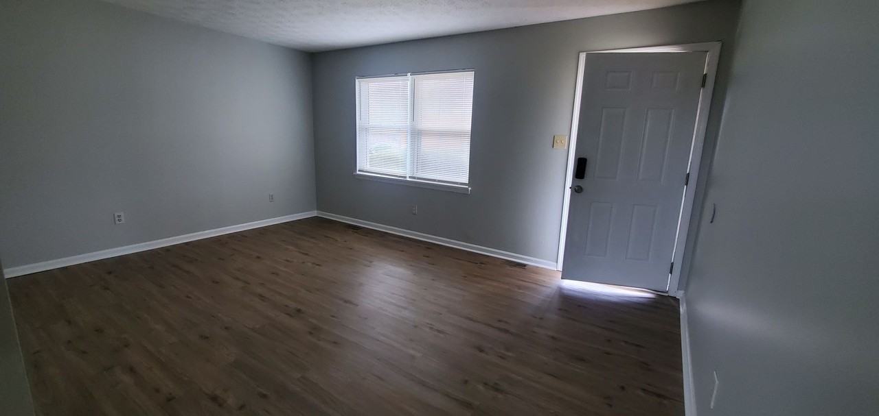 514 Foxwood Dr - Photo 4 of 16