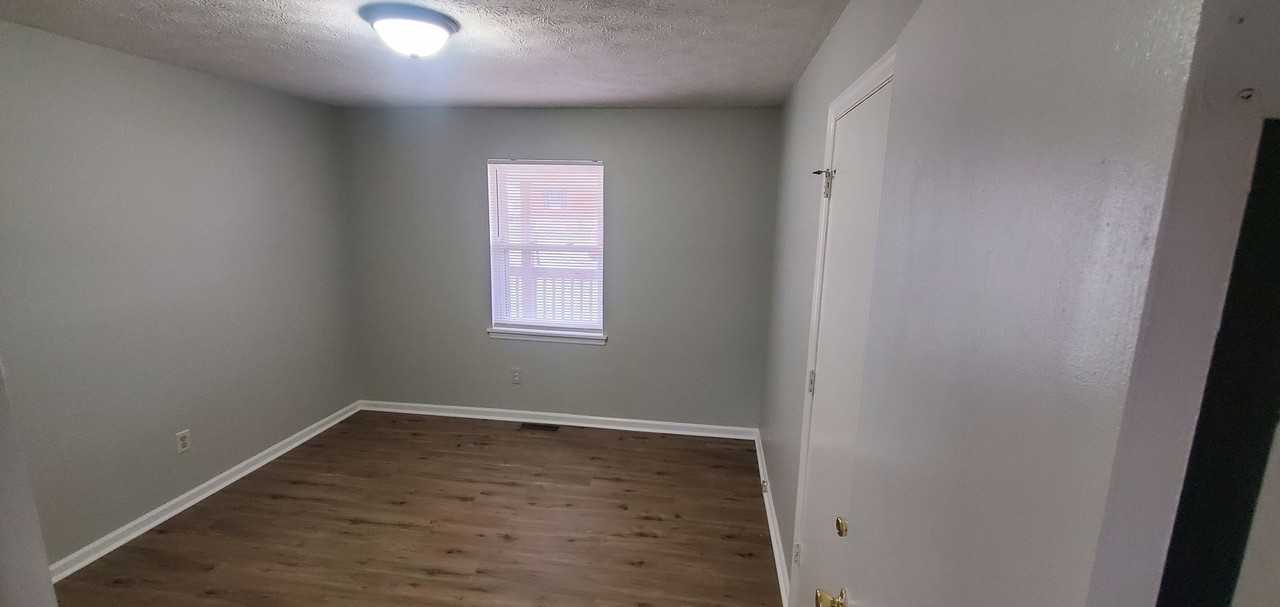 514 Foxwood Dr - Photo 5 of 16