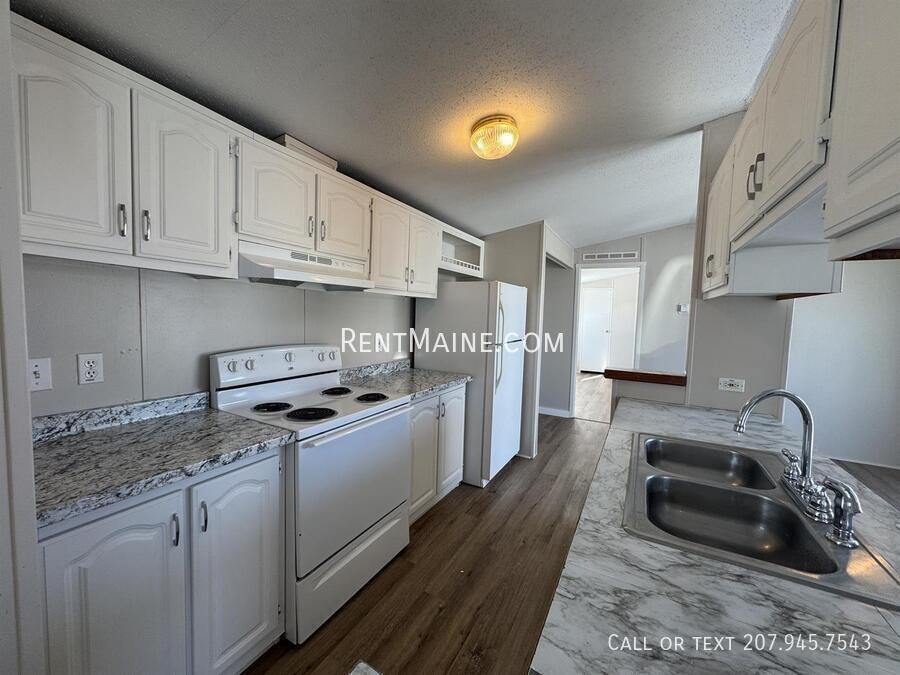 125 F St - Photo 2 of 13
