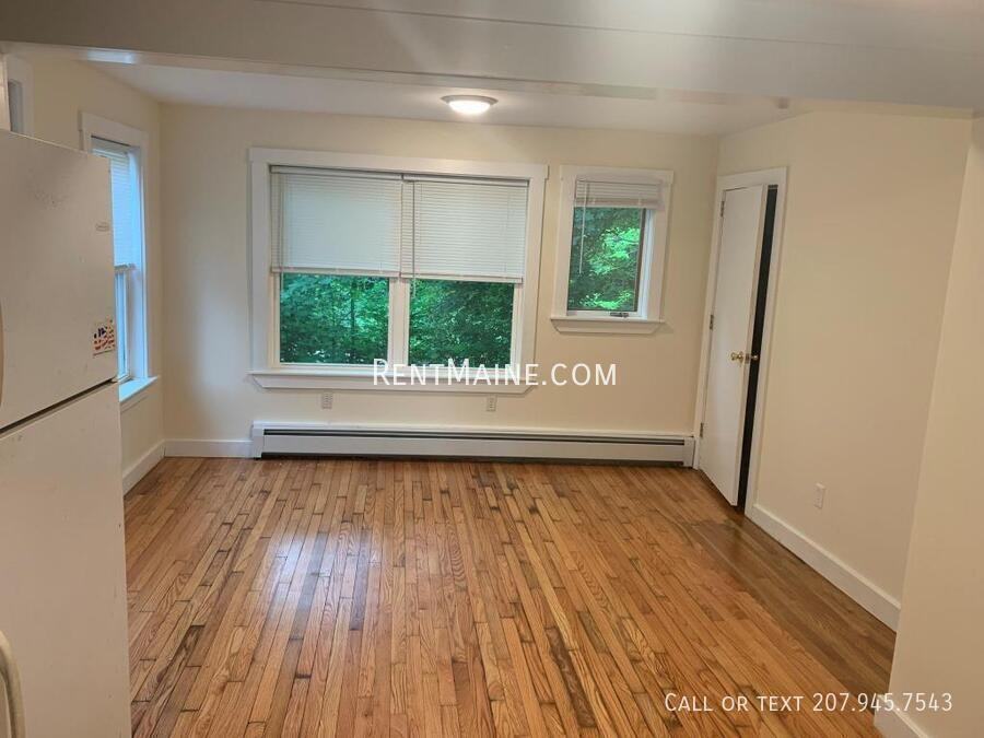 558 S Main St - Photo 2 of 17