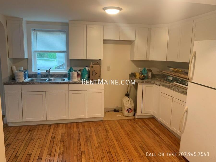 558 S Main St - Photo 6 of 17