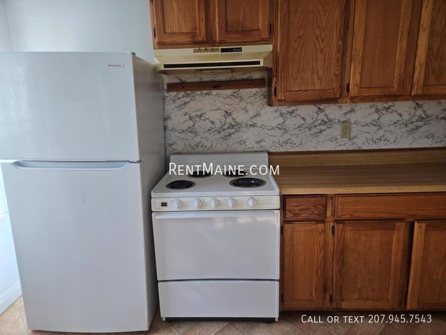 101 3rd St #1 - Photo 3 of 11
