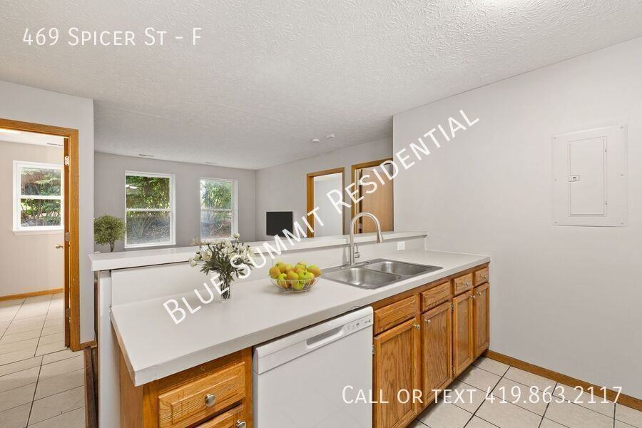 469 Spicer St #F - Photo 2 of 12
