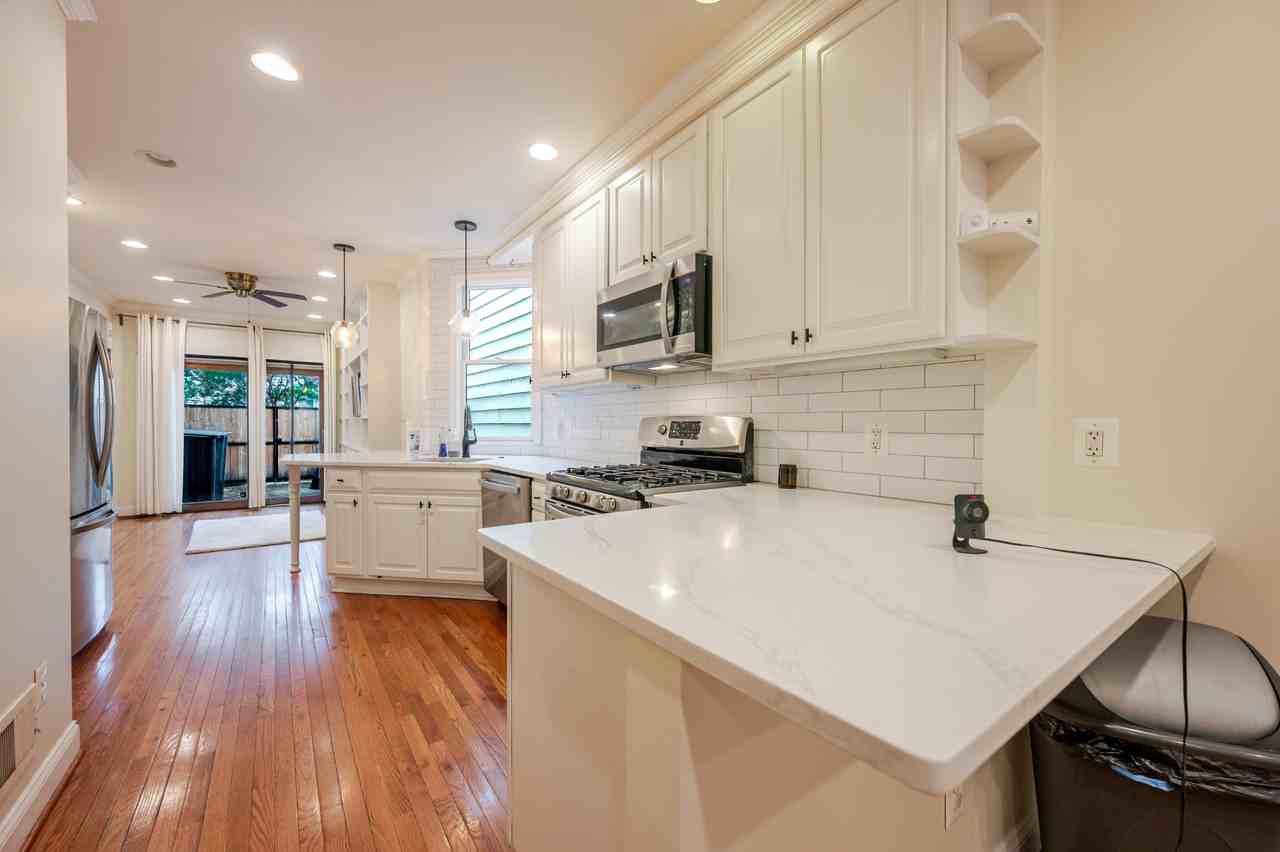 1524 Constitution Ave Ne - Photo 3 of 24