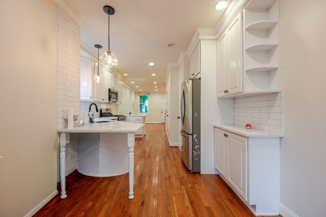 1524 Constitution Ave Ne - Photo 5 of 24