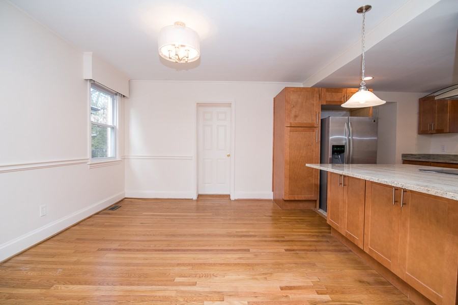 1731 Taylor St Nw - Photo 5 of 29