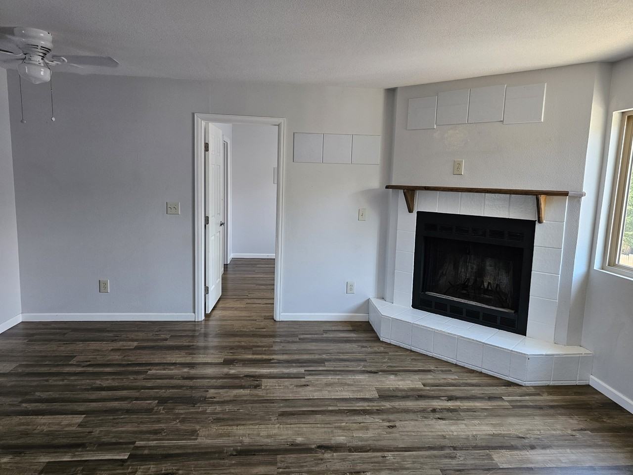 2514 E Monument St - Photo 3 of 11