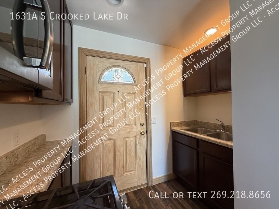 1631A S Crooked Lake Dr - Photo 5 of 18