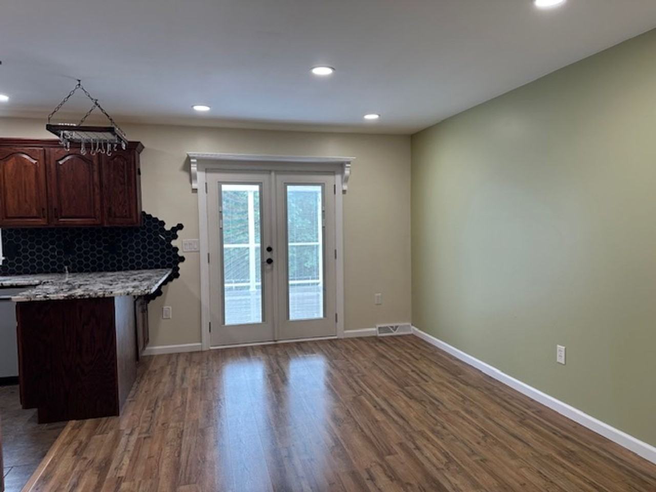 335 Cindy Dr - Photo 5 of 23