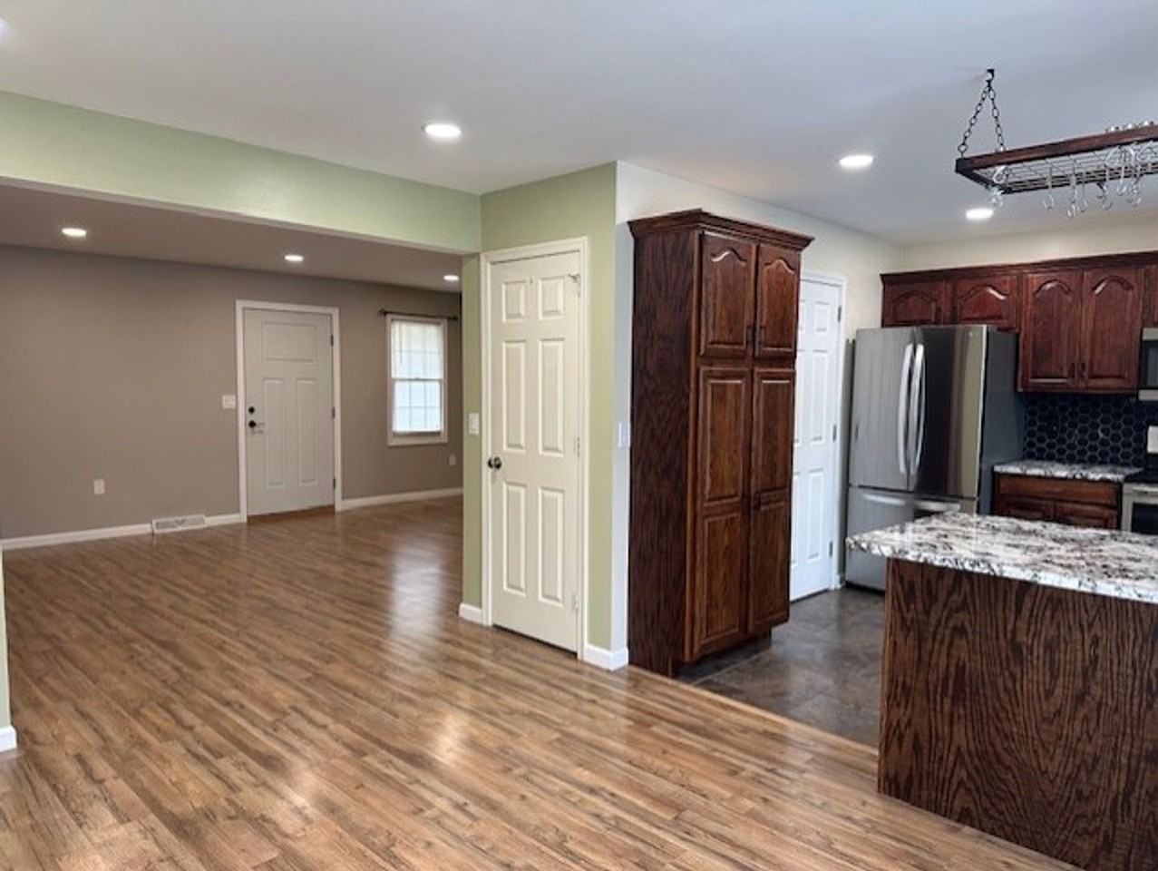 335 Cindy Dr - Photo 6 of 23