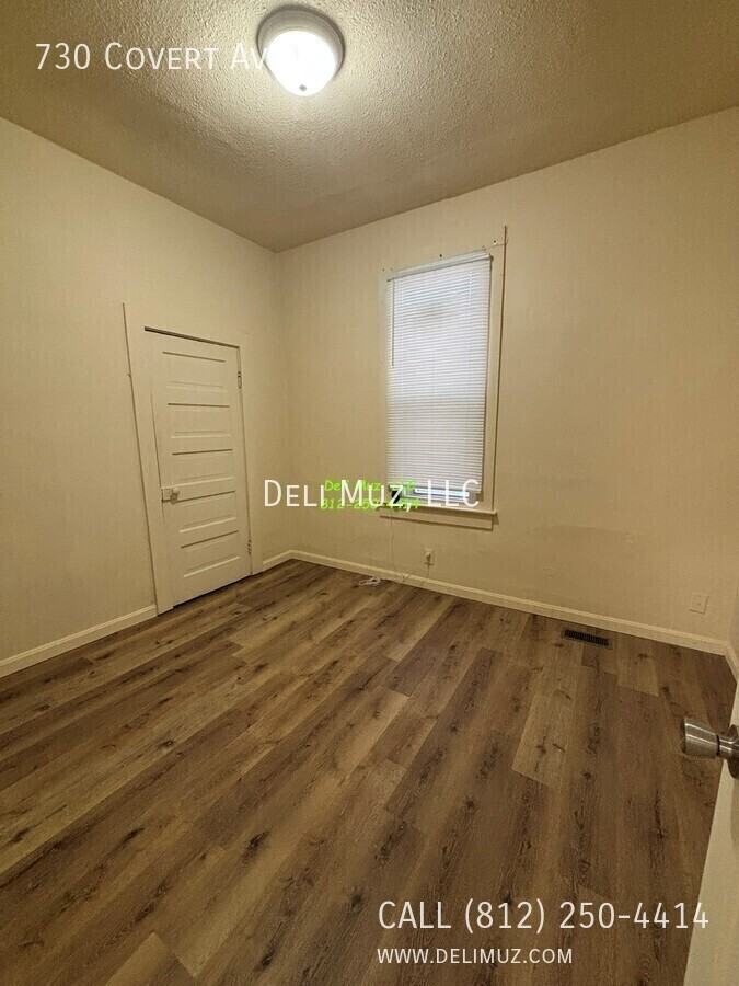 730 Covert Ave - Photo 6 of 22