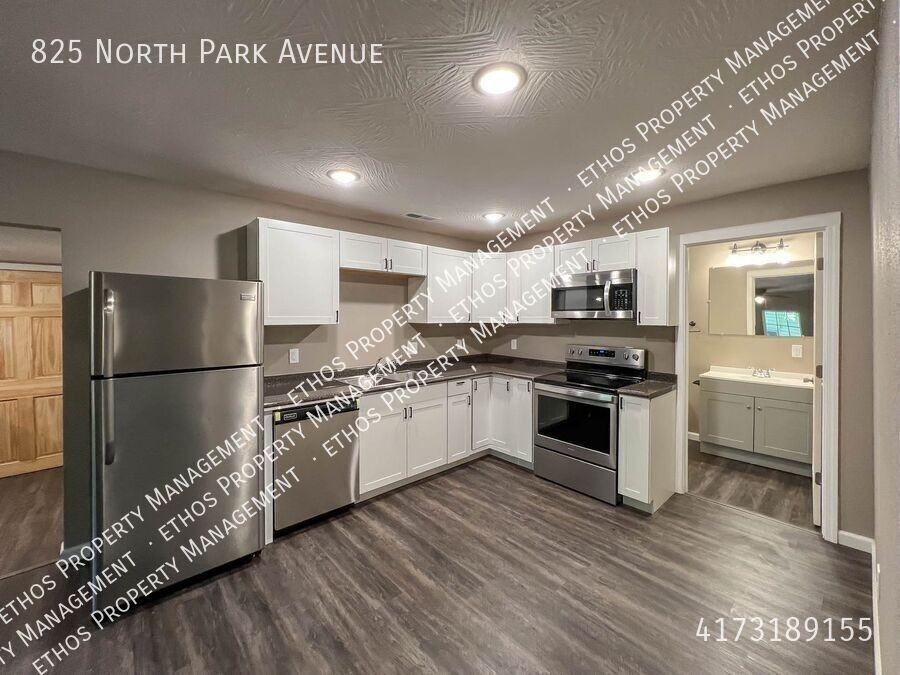 825 N Park Ave - Photo 3 of 8