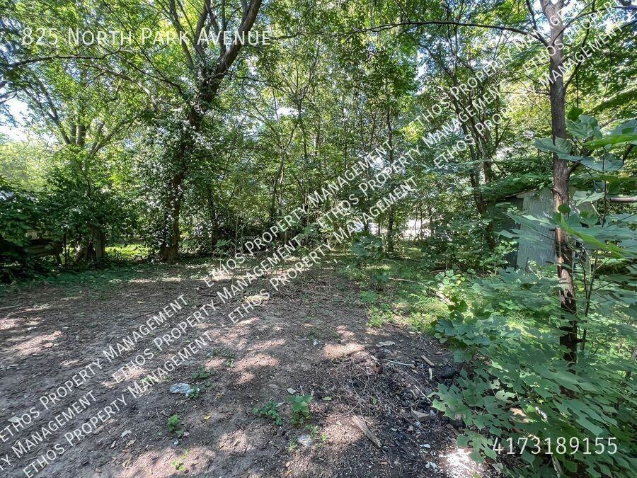 825 N Park Ave - Photo 5 of 8