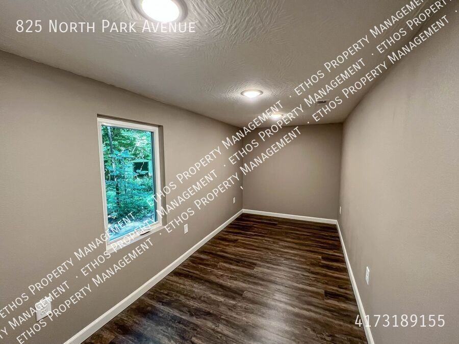 825 N Park Ave - Photo 6 of 8