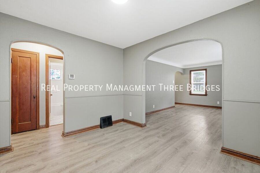 249 S Hartnett Ave - Photo 4 of 21