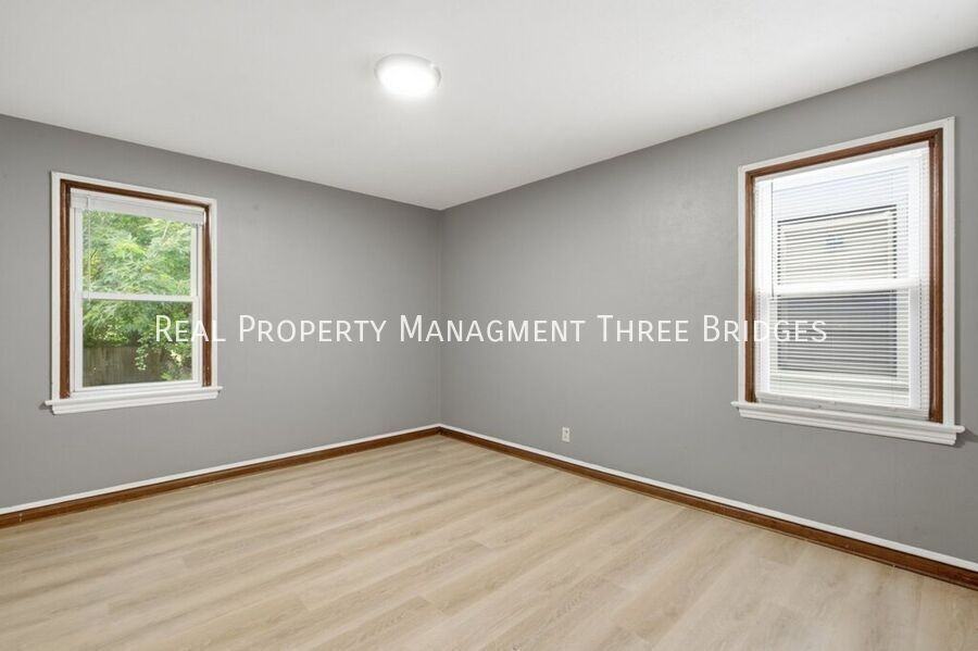 249 S Hartnett Ave - Photo 7 of 21