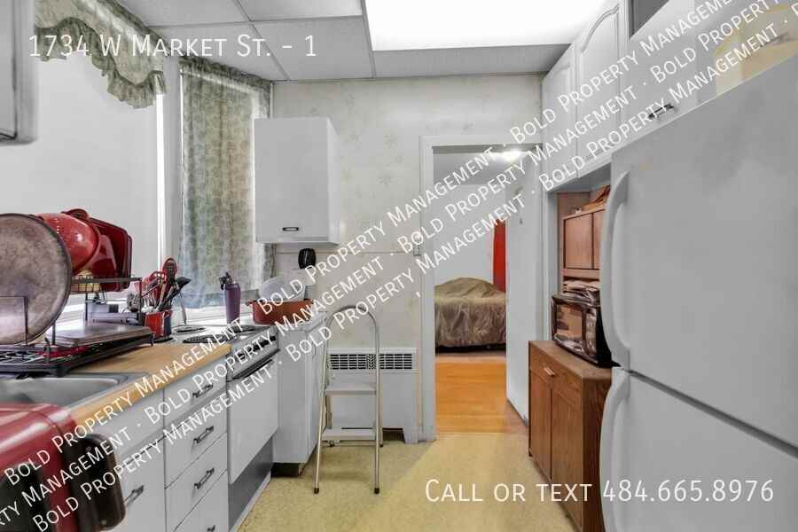 1734 W Market St #1 - Photo 5 of 18
