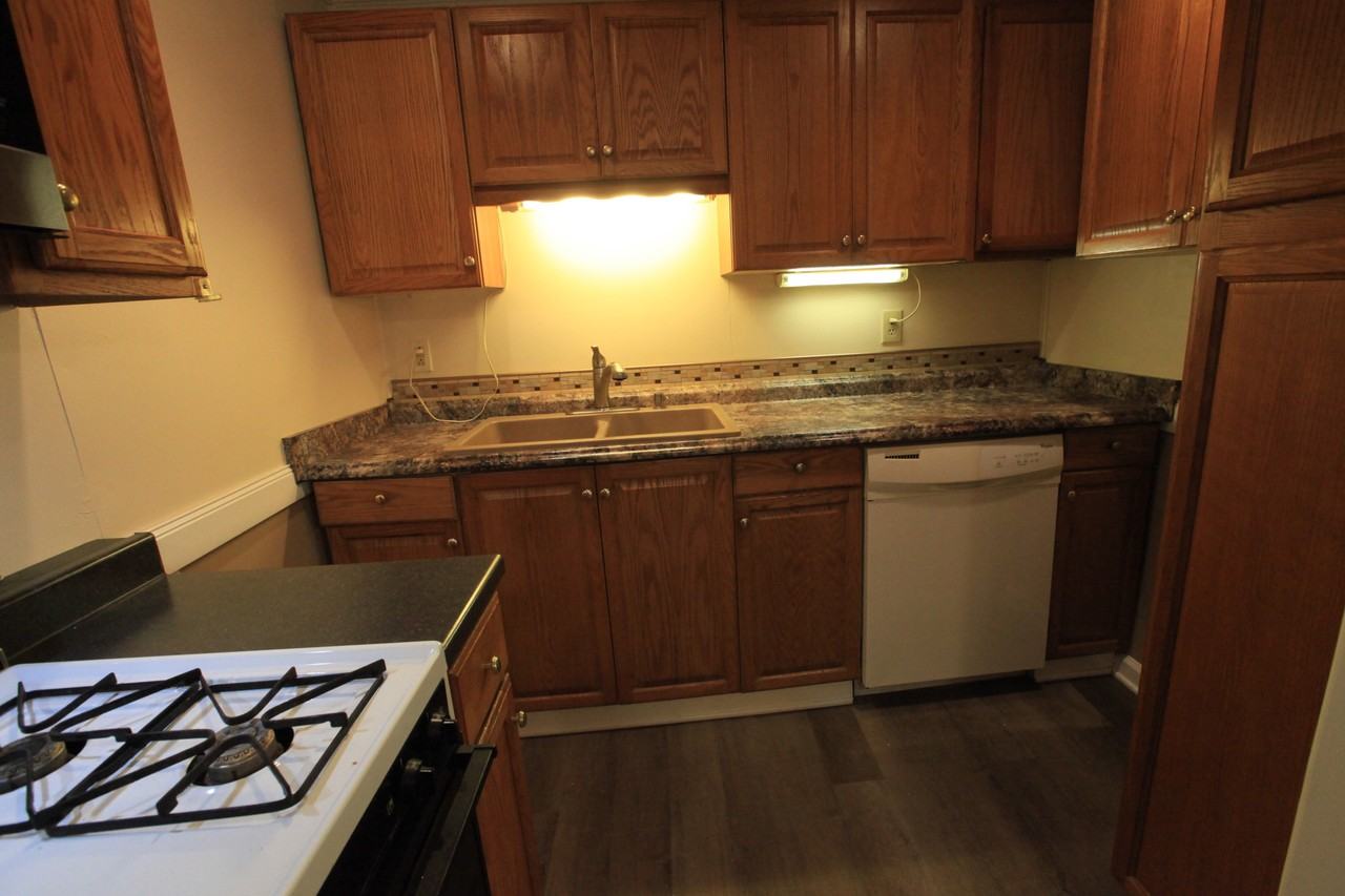 1116 Je Sartain Rd - Photo 7 of 32