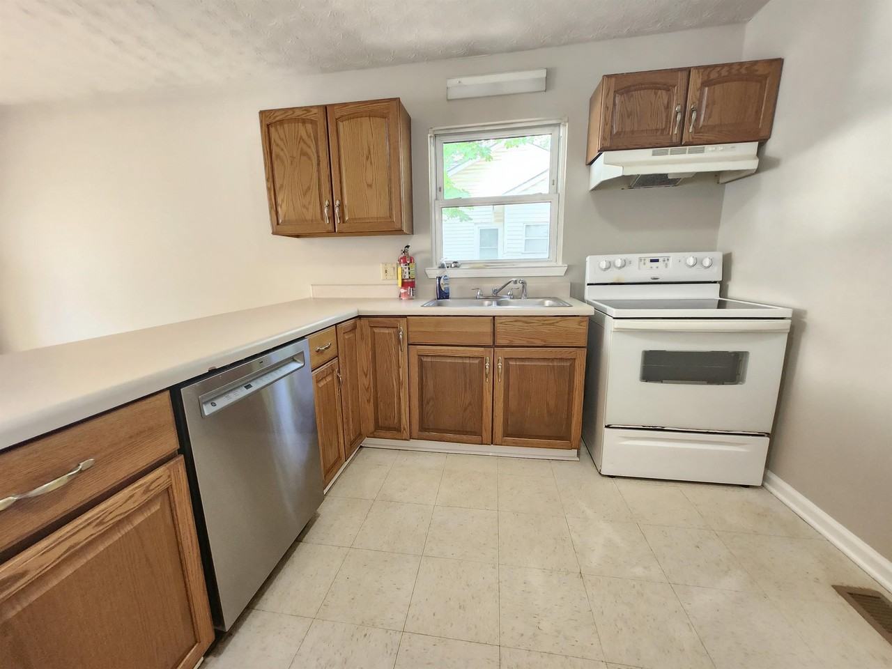355 10th St Nw #1 - Photo 5 of 15