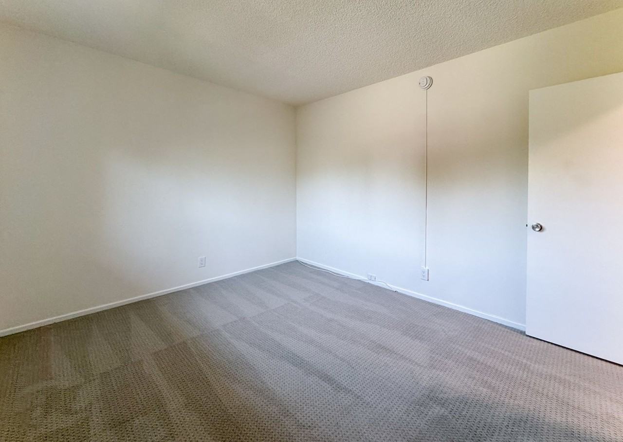 1644 Electric Ave #4 - Photo 5 of 14
