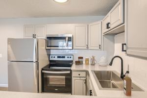 featured image of 2010 Carmel Dr #104