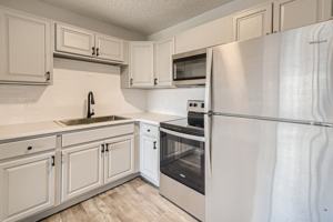 featured image of 2102 Carmel Dr #206