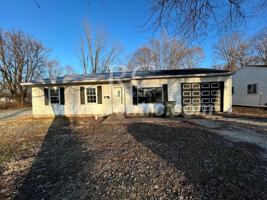 featured image of 907 Moore St