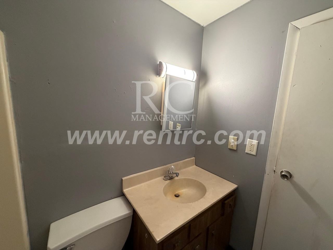 907 Moore St - Photo 5 of 13