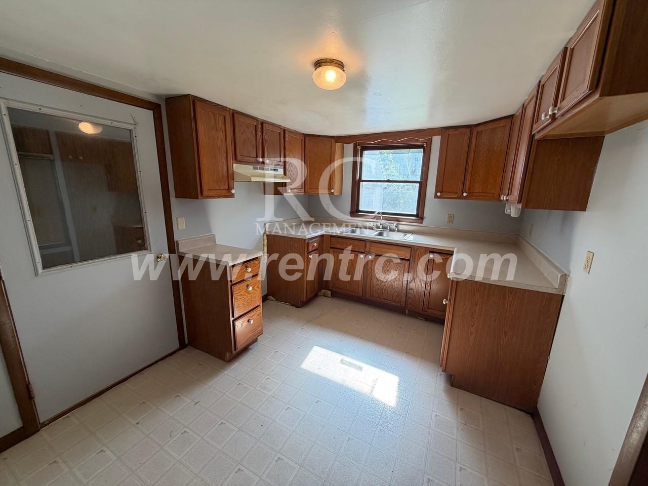 23 Brewer Rd - Photo 3 of 13