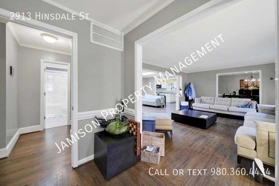 2913 Hinsdale St - Photo 2 of 33