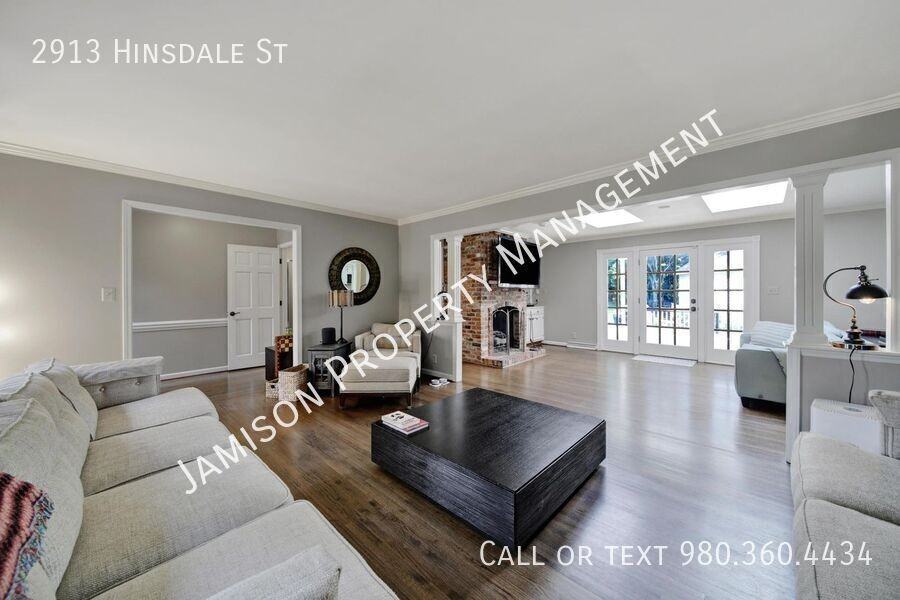 2913 Hinsdale St - Photo 5 of 33