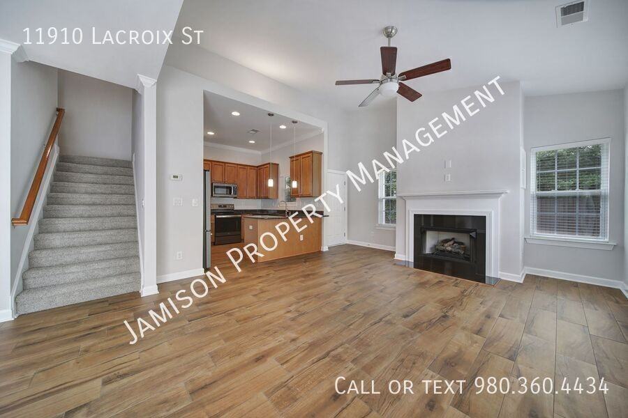 11910 Lacroix St - Photo 6 of 24